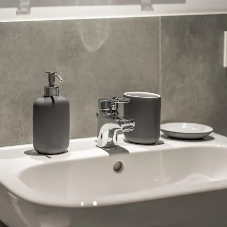 Charming Ap 2Bdr Elbik Apartment Bucharest